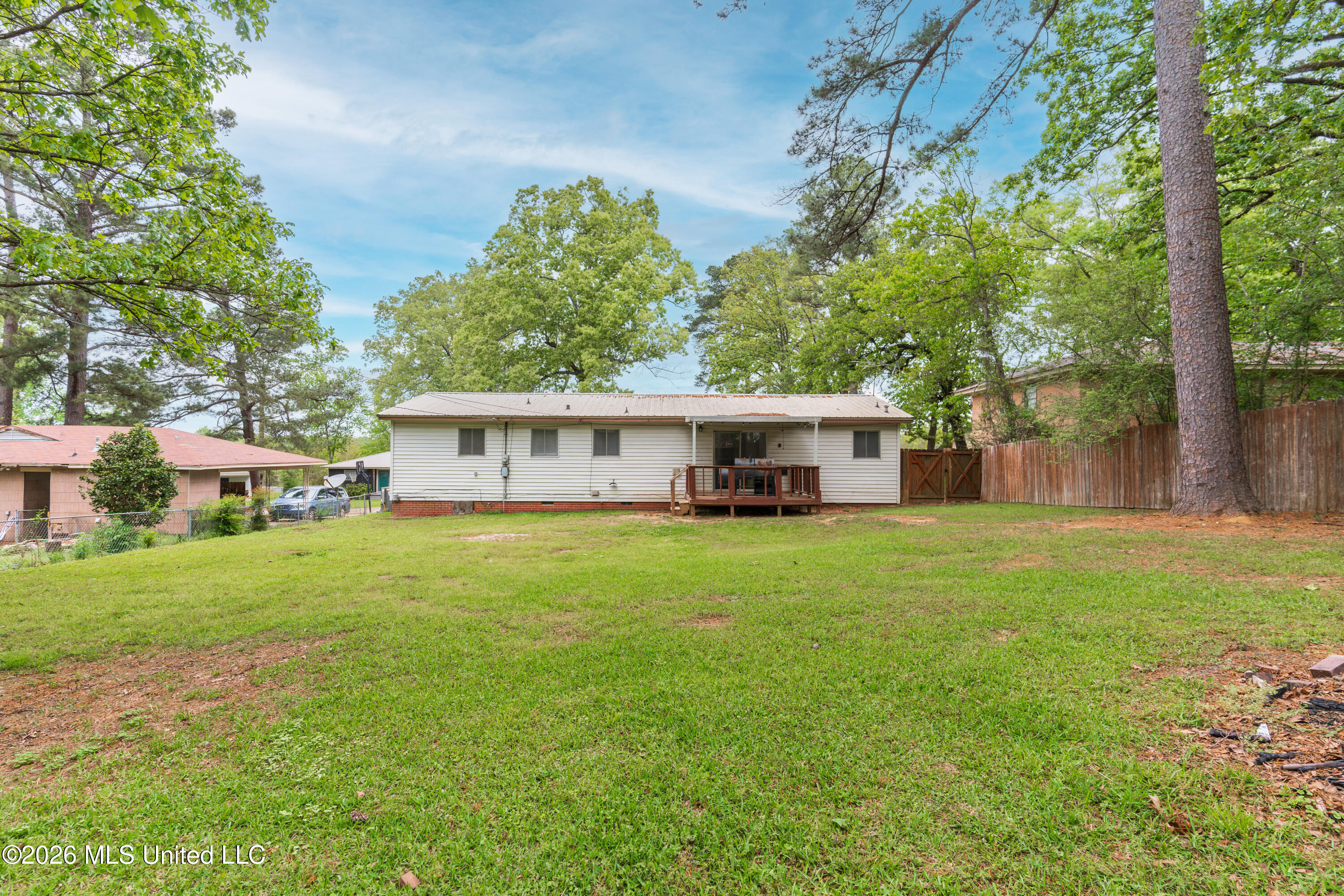 1905 Gloria Drive