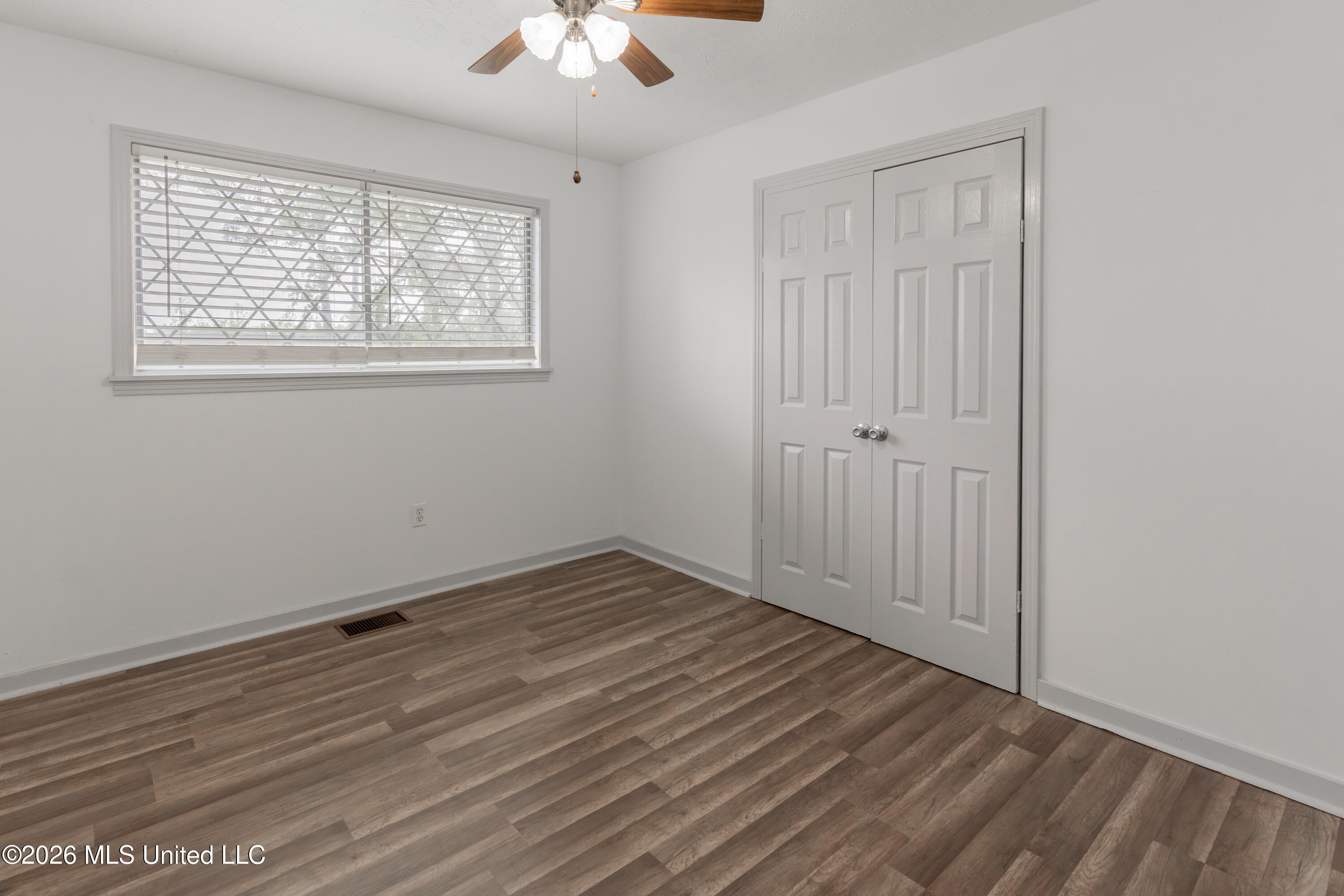 1905 Gloria Drive