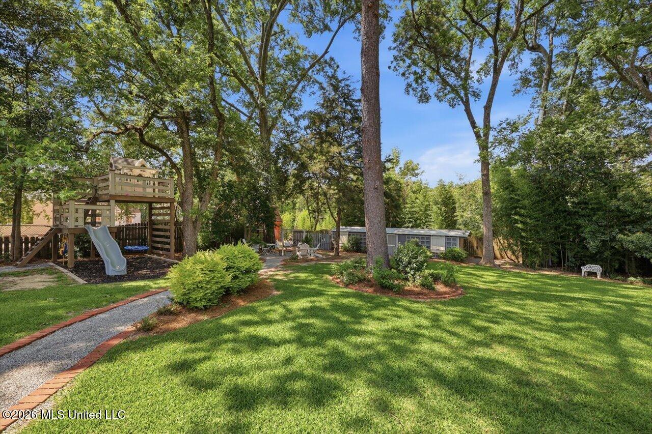 407 E College Street