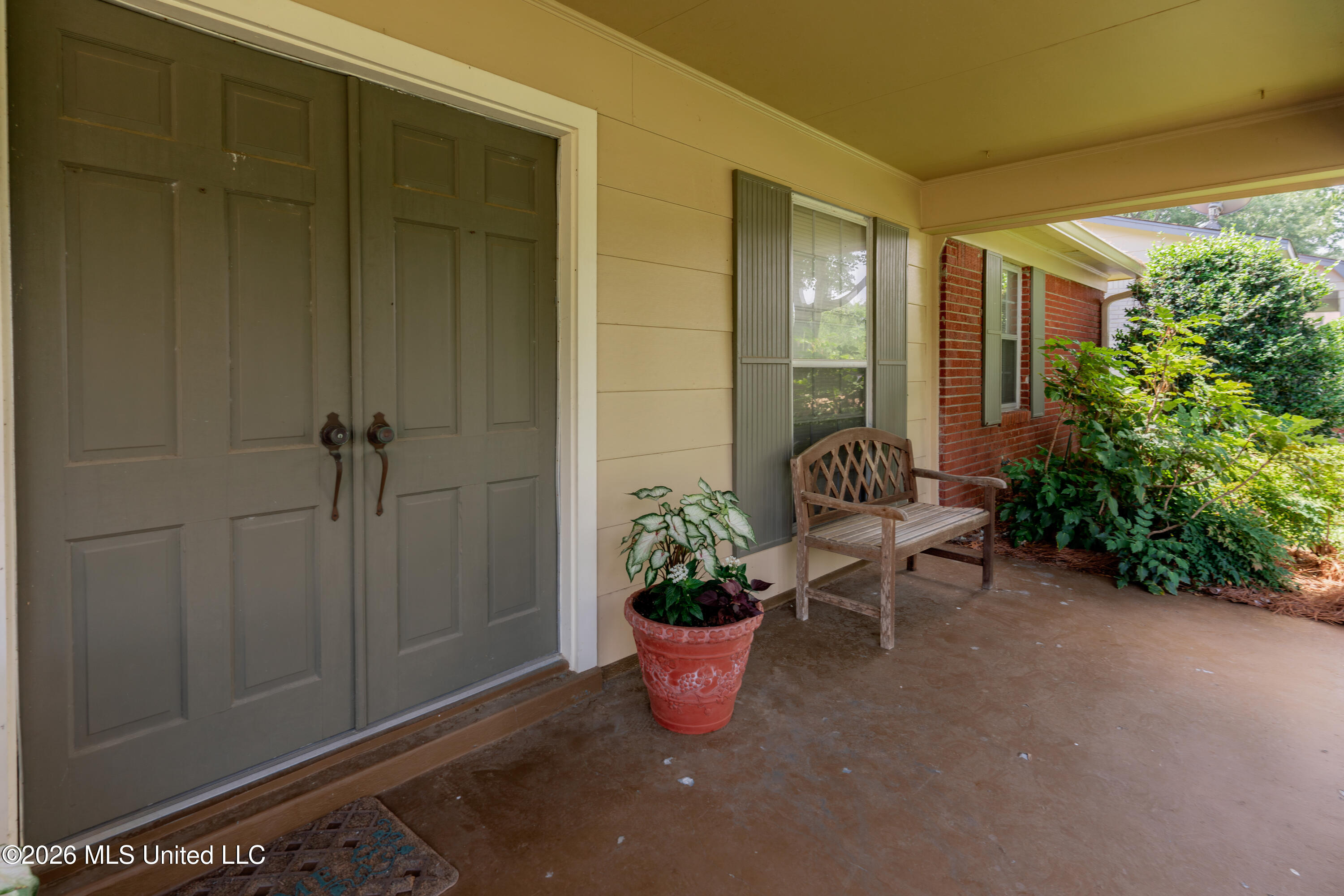 715 Tanglewood Drive