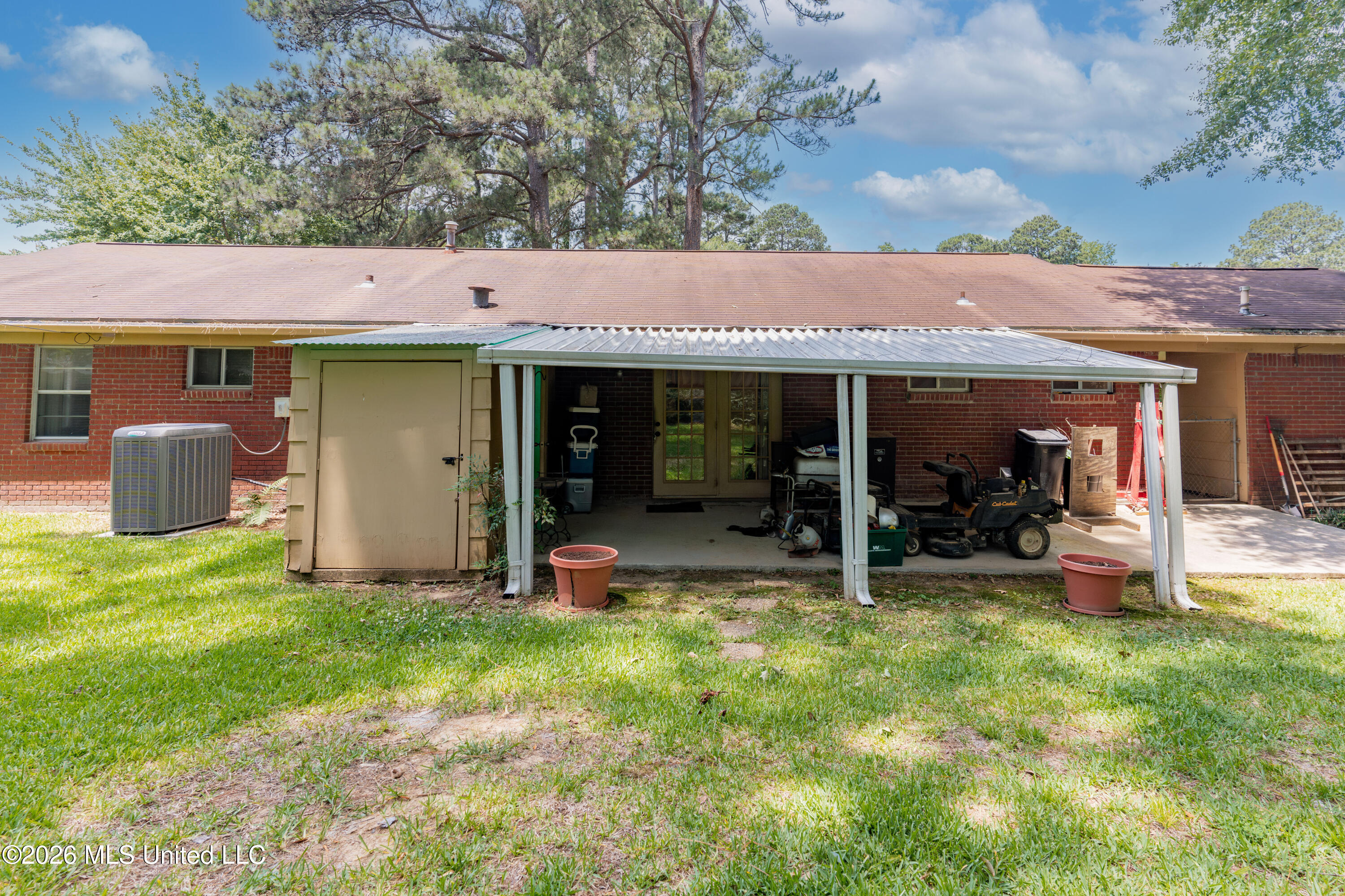 715 Tanglewood Drive