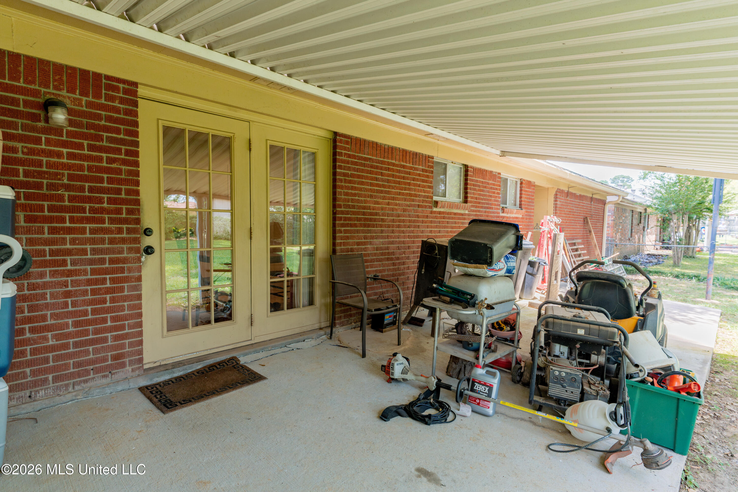 715 Tanglewood Drive