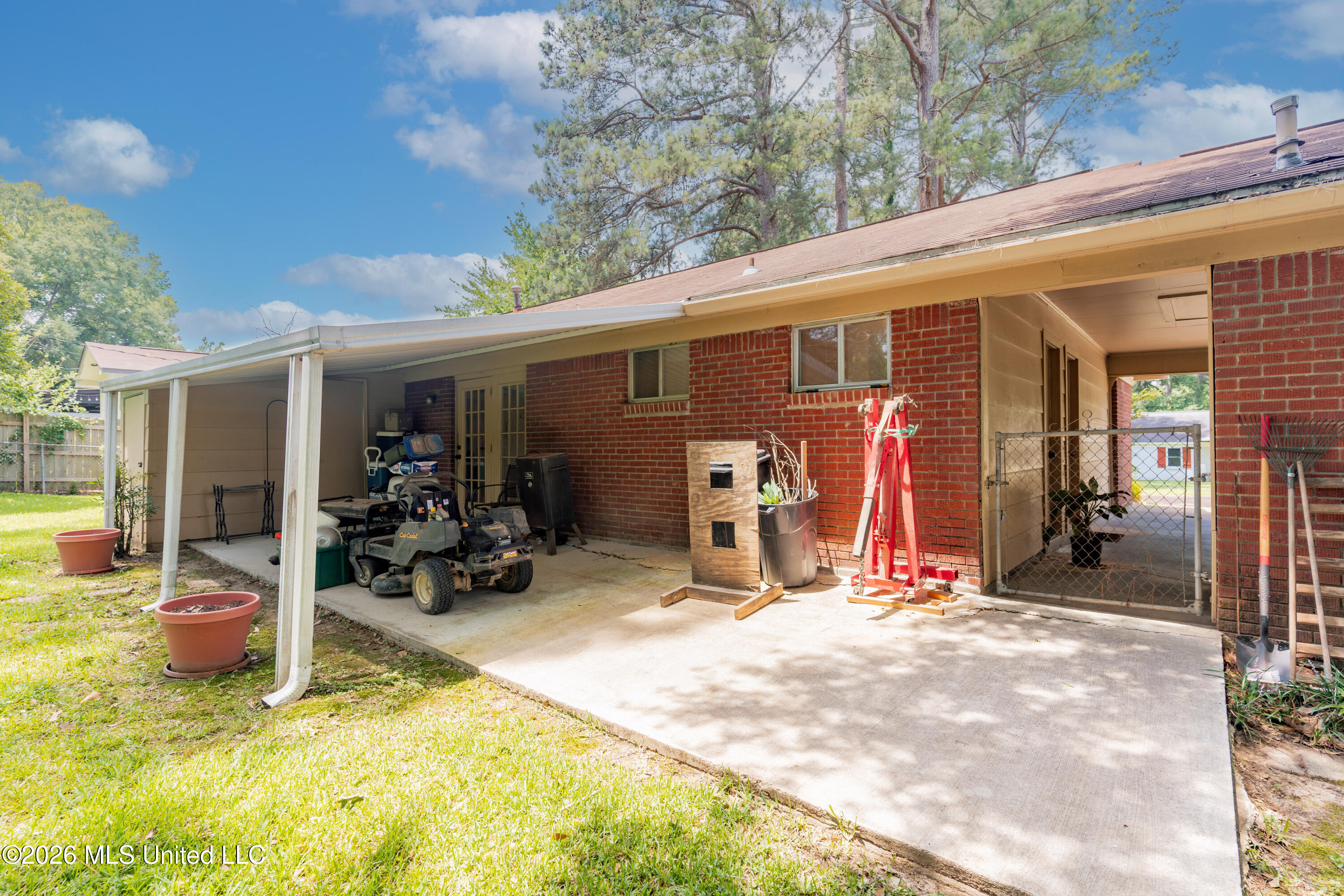 715 Tanglewood Drive