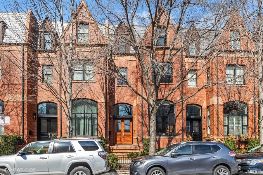 554 W GRANT Place