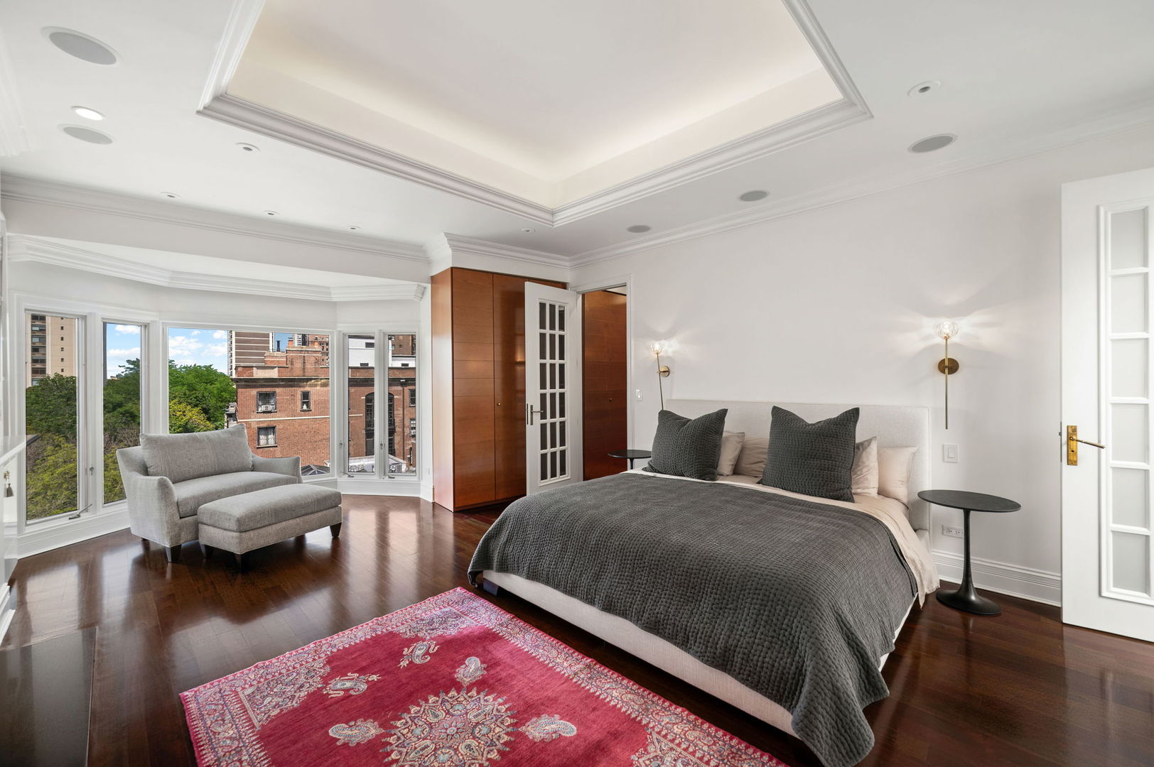39 E Schiller Street Unit: 4W