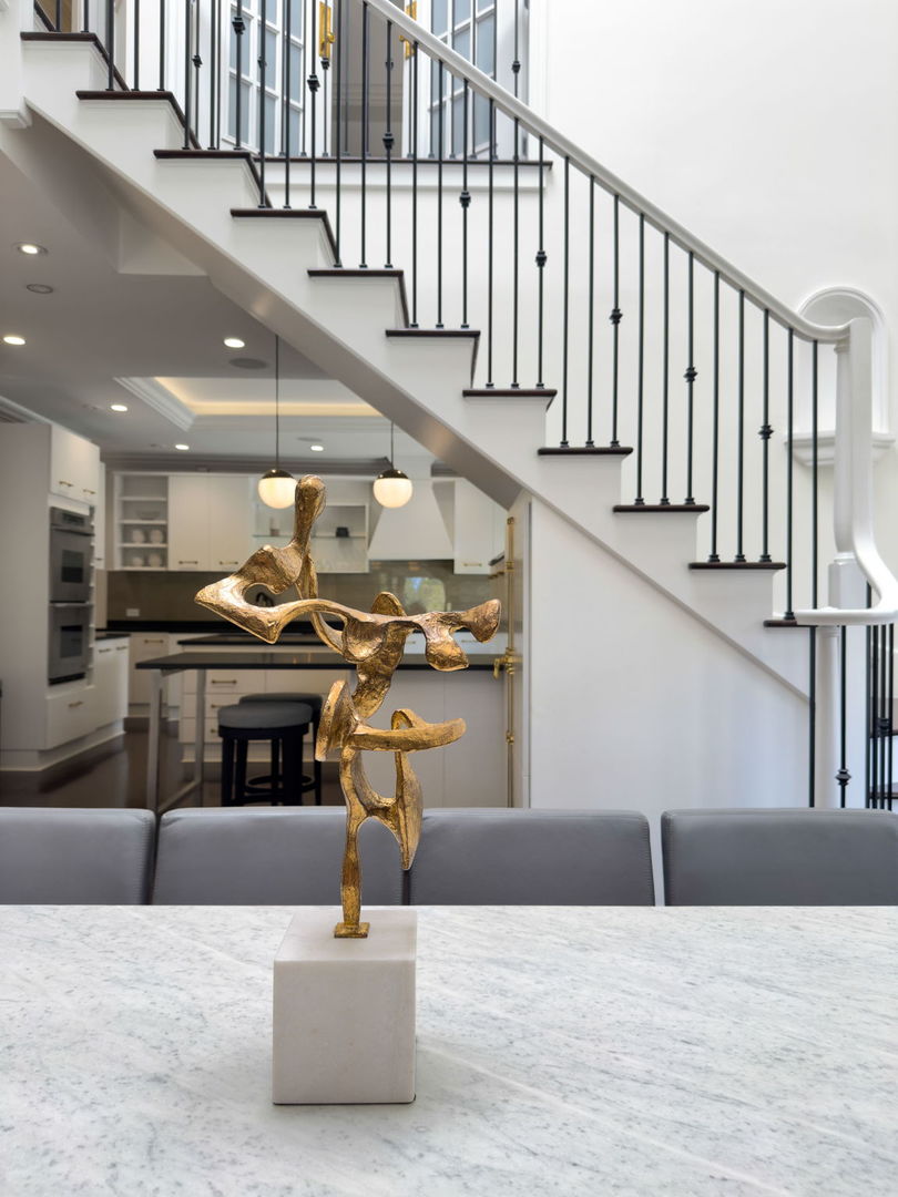 39 E Schiller Street Unit: 4W