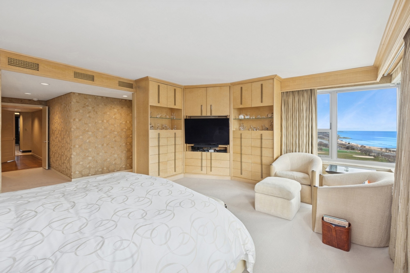 1501 N State Parkway Unit: 22D