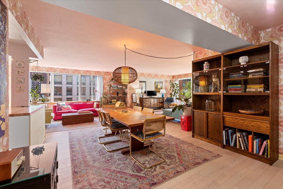 801 S Plymouth Court Unit: 801