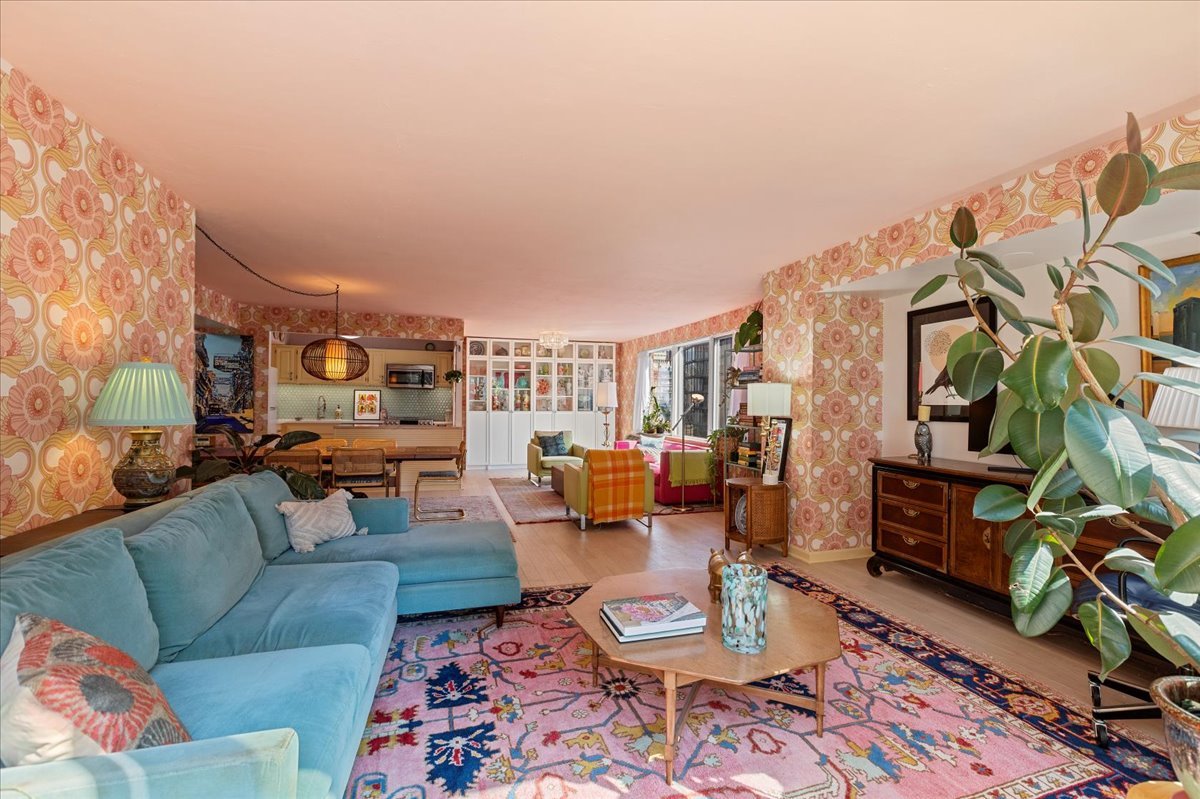 801 S Plymouth Court Unit: 801