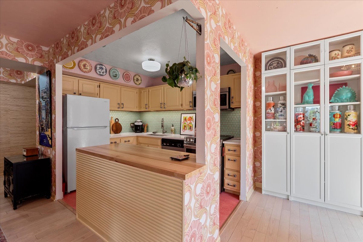 801 S Plymouth Court Unit: 801