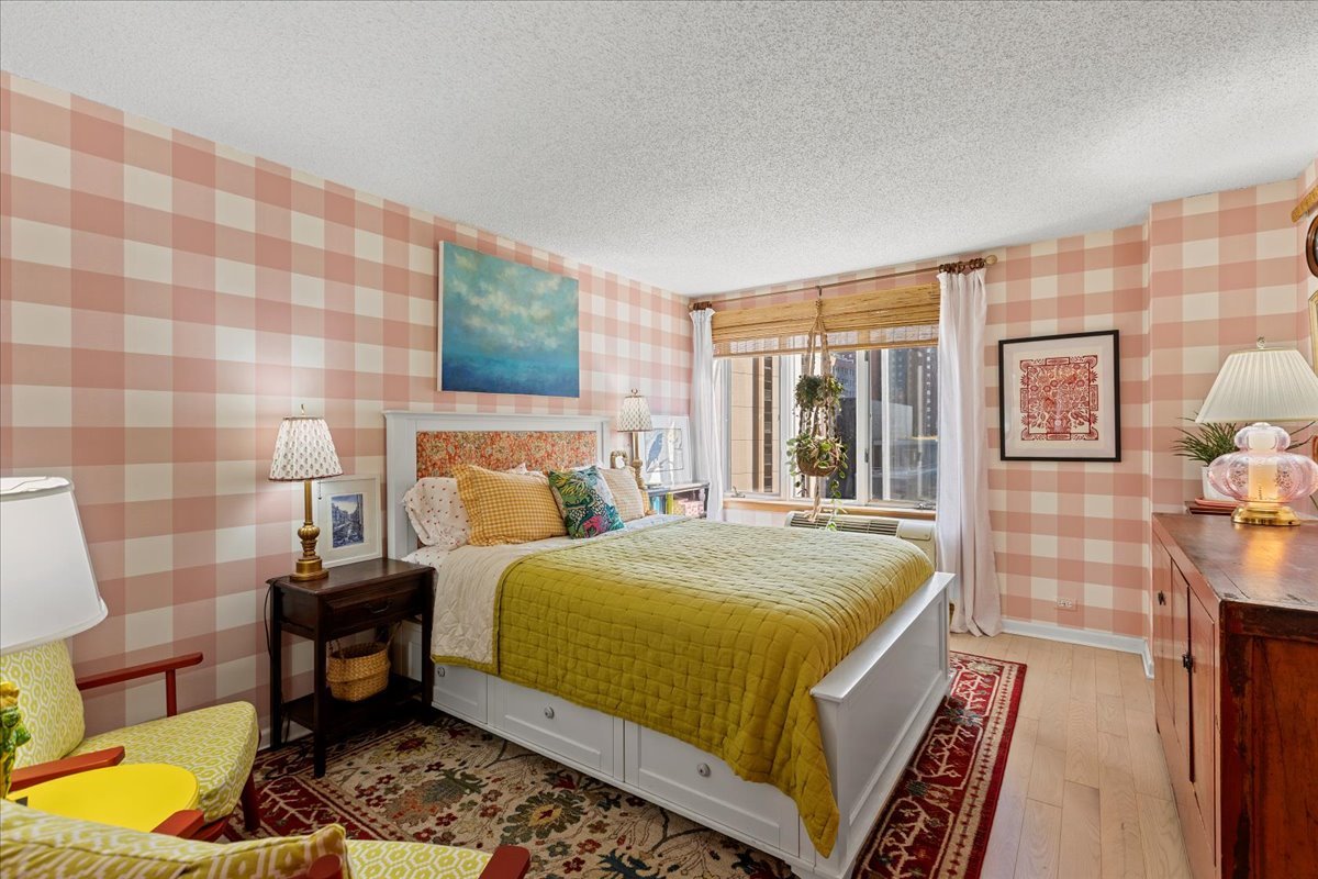 801 S Plymouth Court Unit: 801