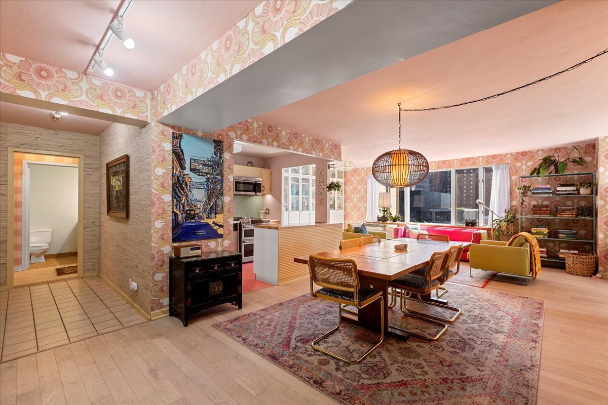 801 S Plymouth Court Unit: 801