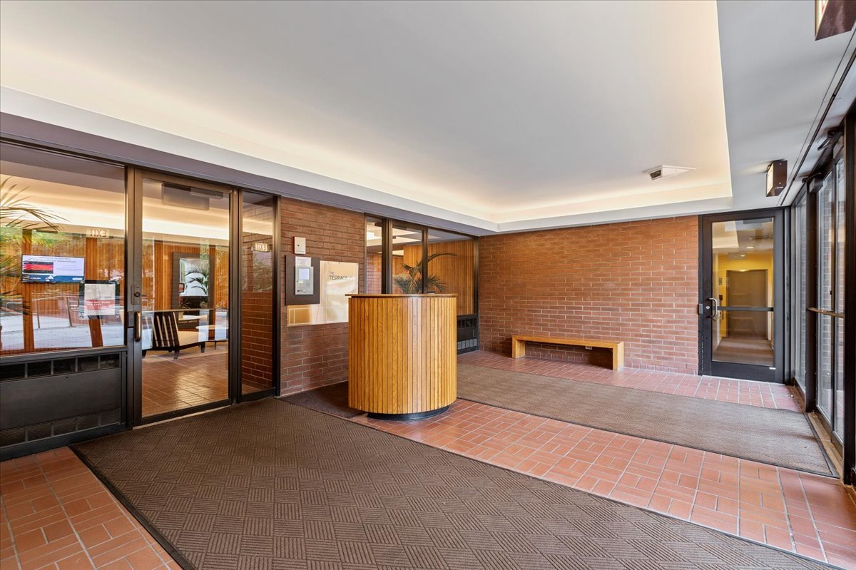 801 S Plymouth Court Unit: 801