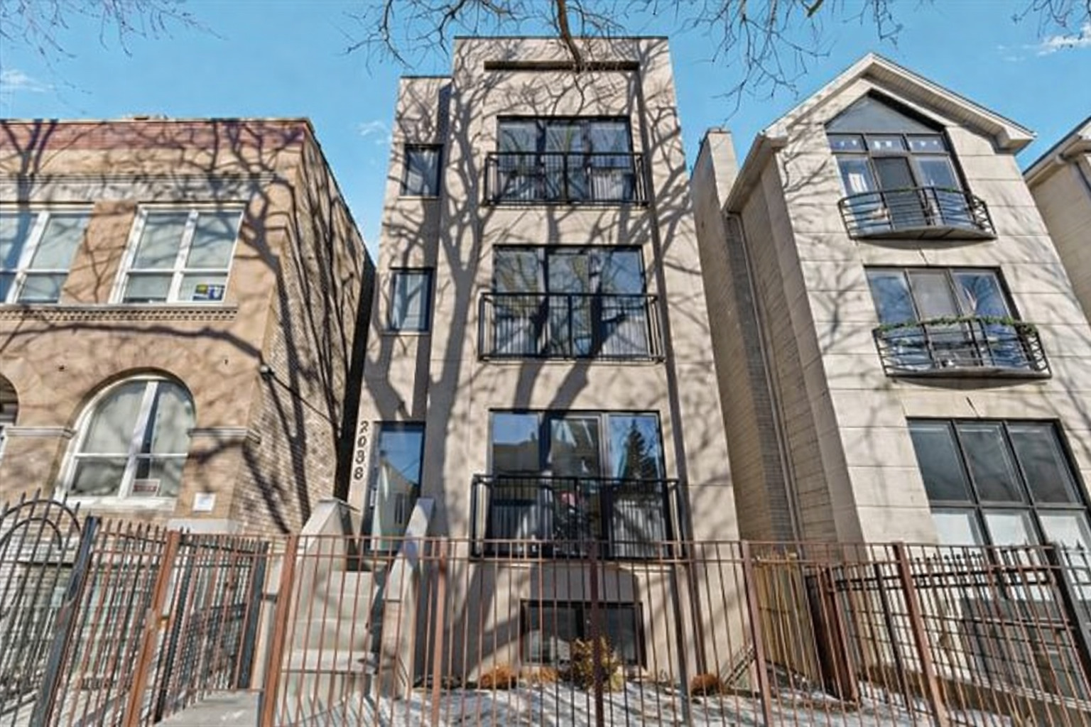 2636 W EVERGREEN Avenue Unit: 3