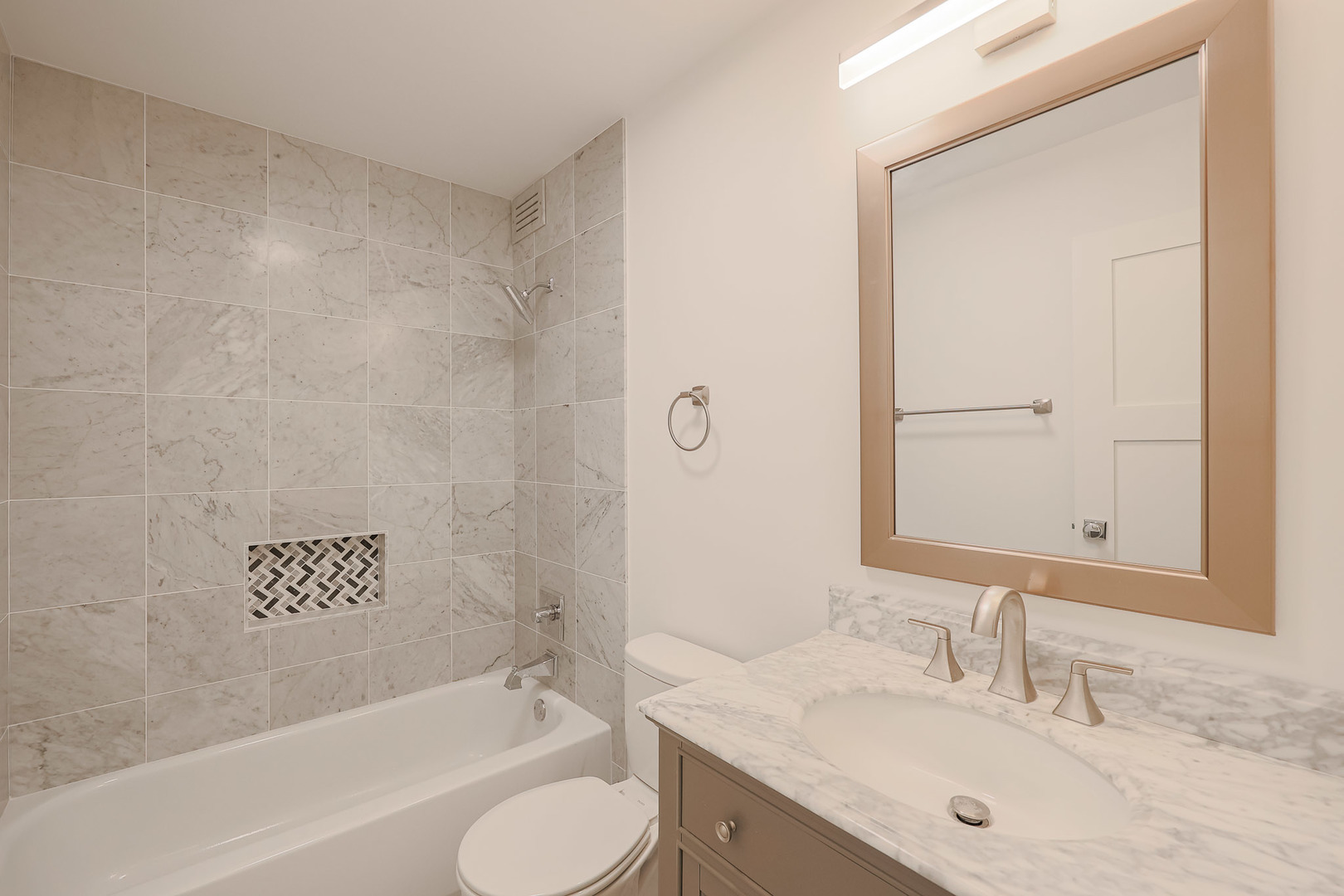 1516 N STATE Parkway Unit: 5B