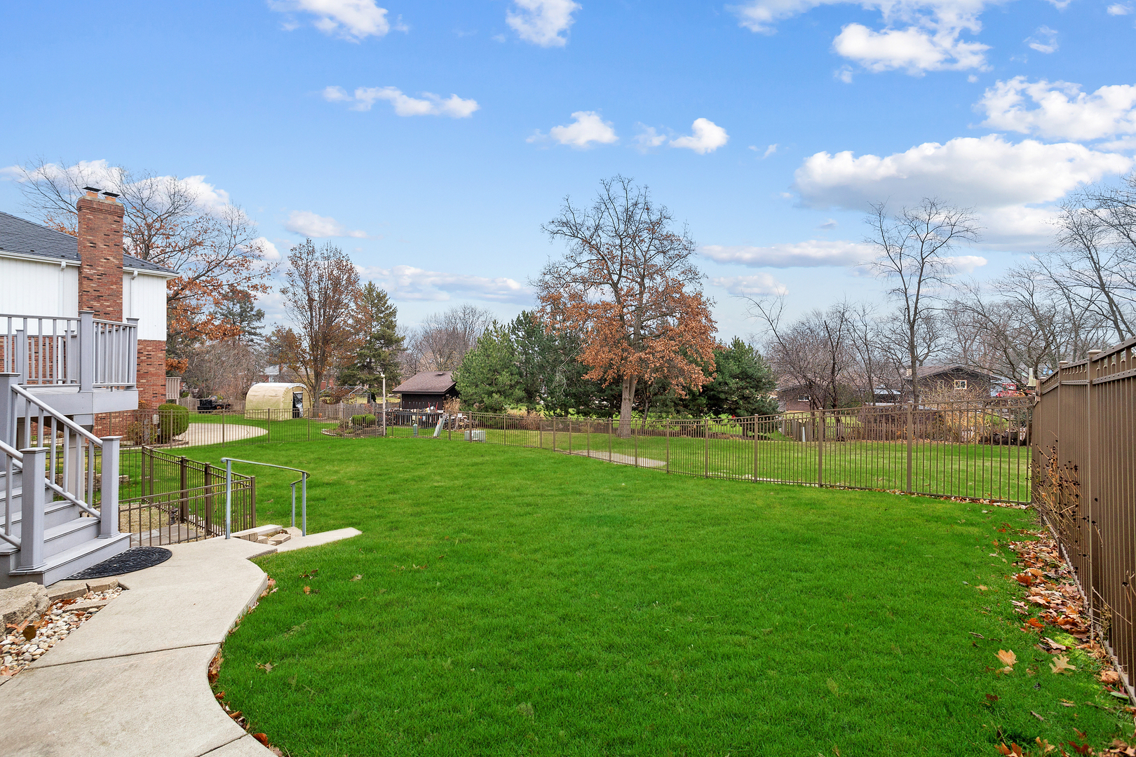 671 Woodcrest Lane