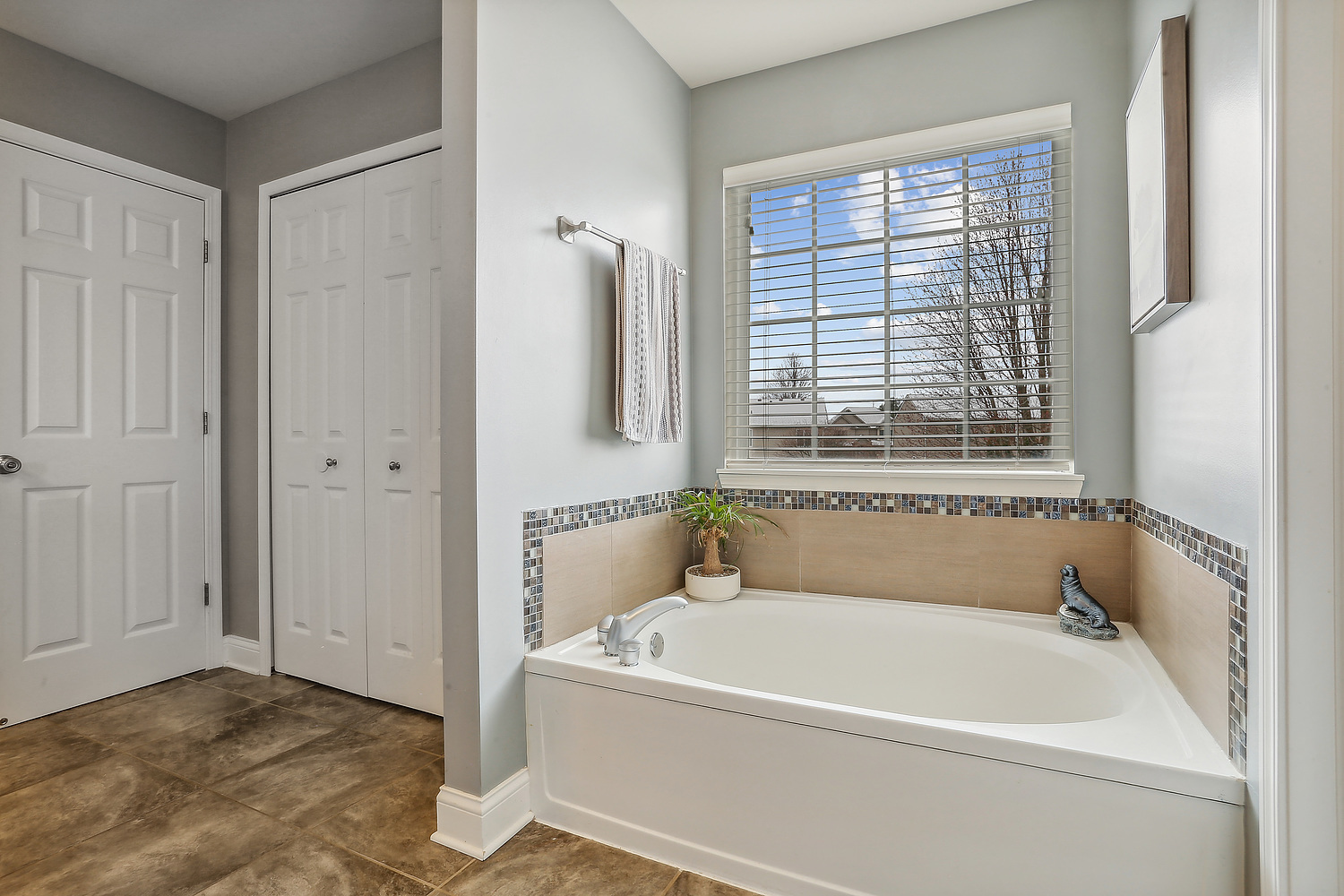 1011 Conrad Lane