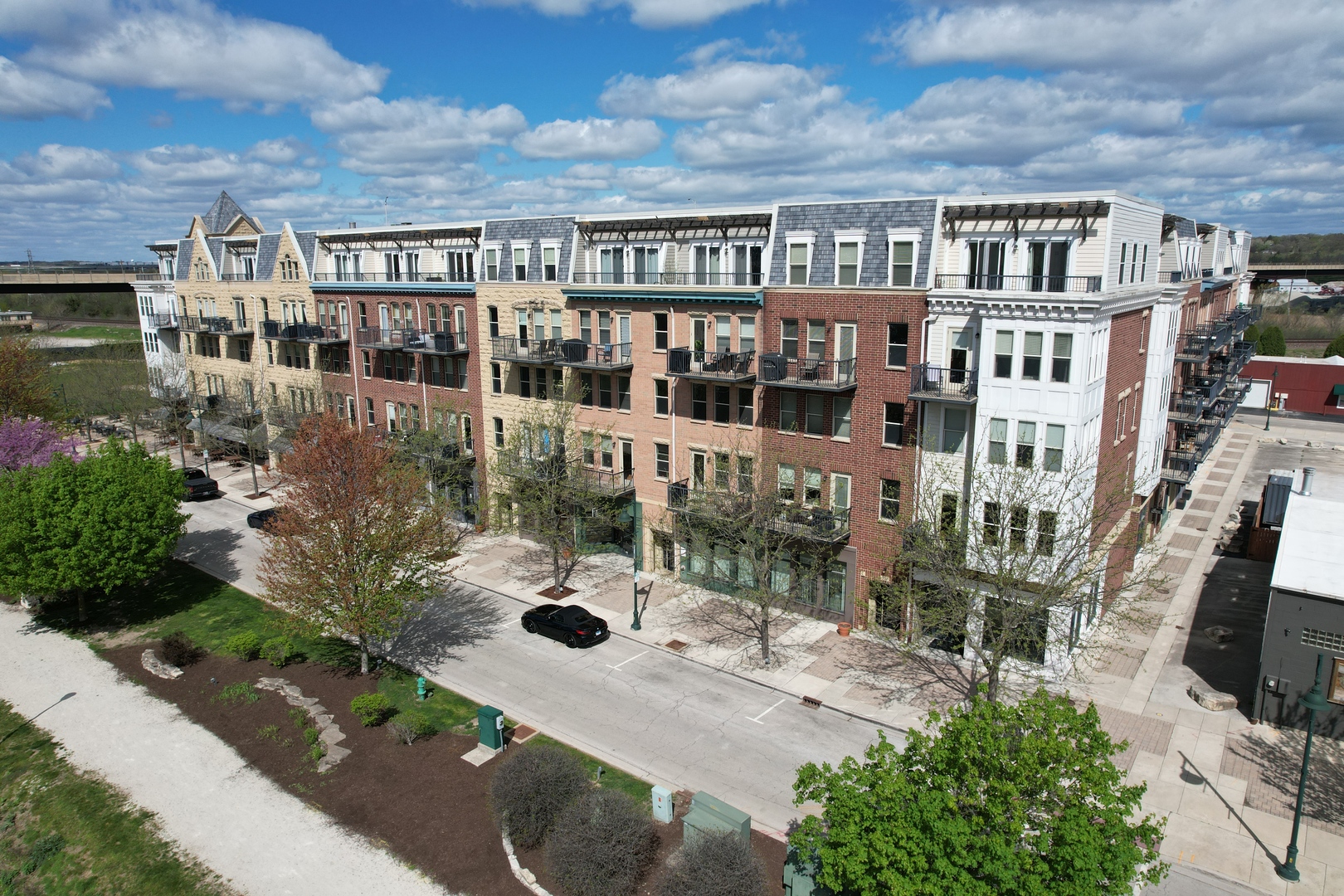 354 River Street Unit: 3307