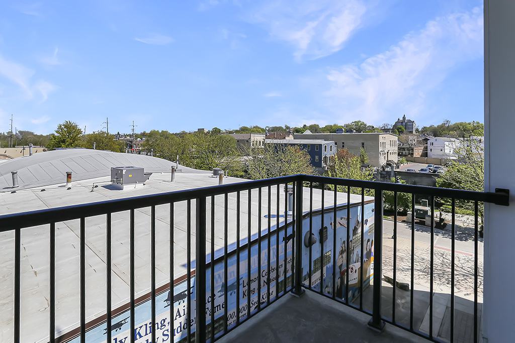 354 River Street Unit: 3307