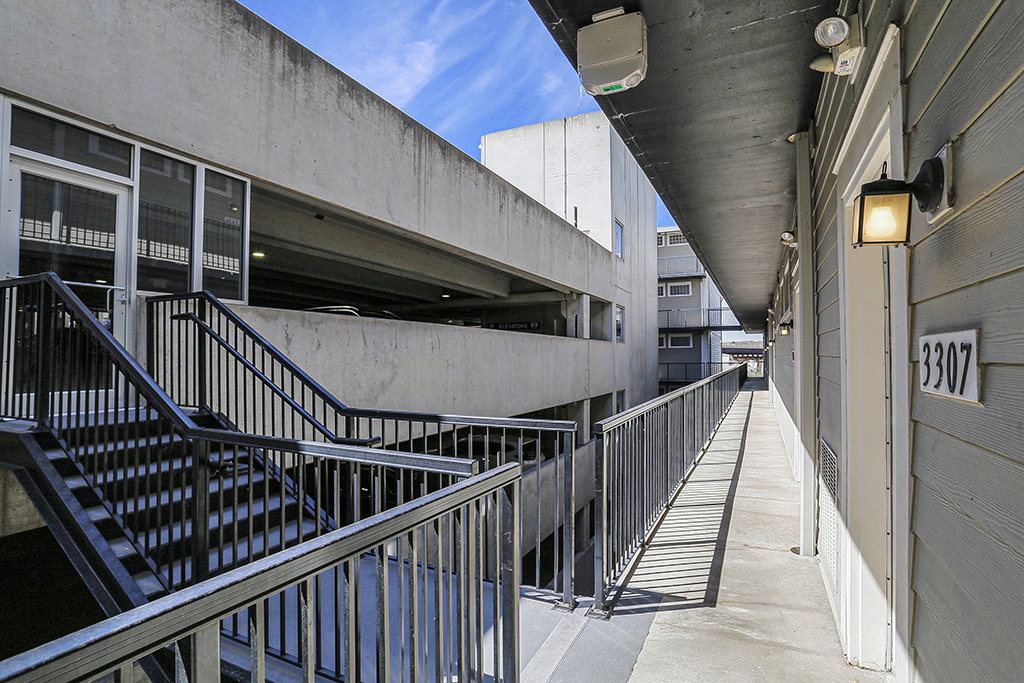 354 River Street Unit: 3307