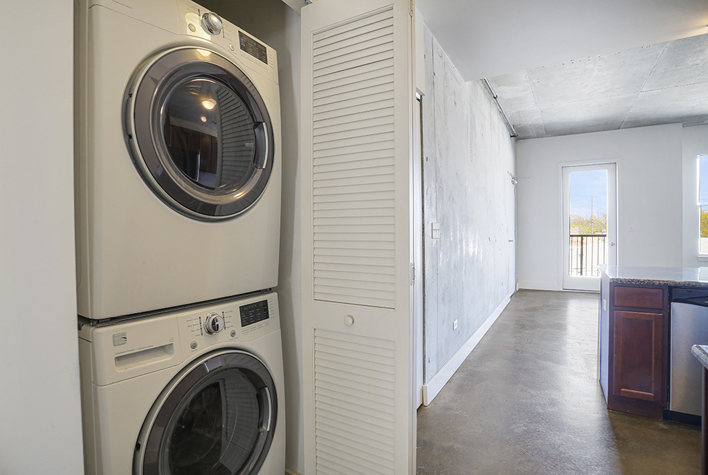 354 River Street Unit: 3307