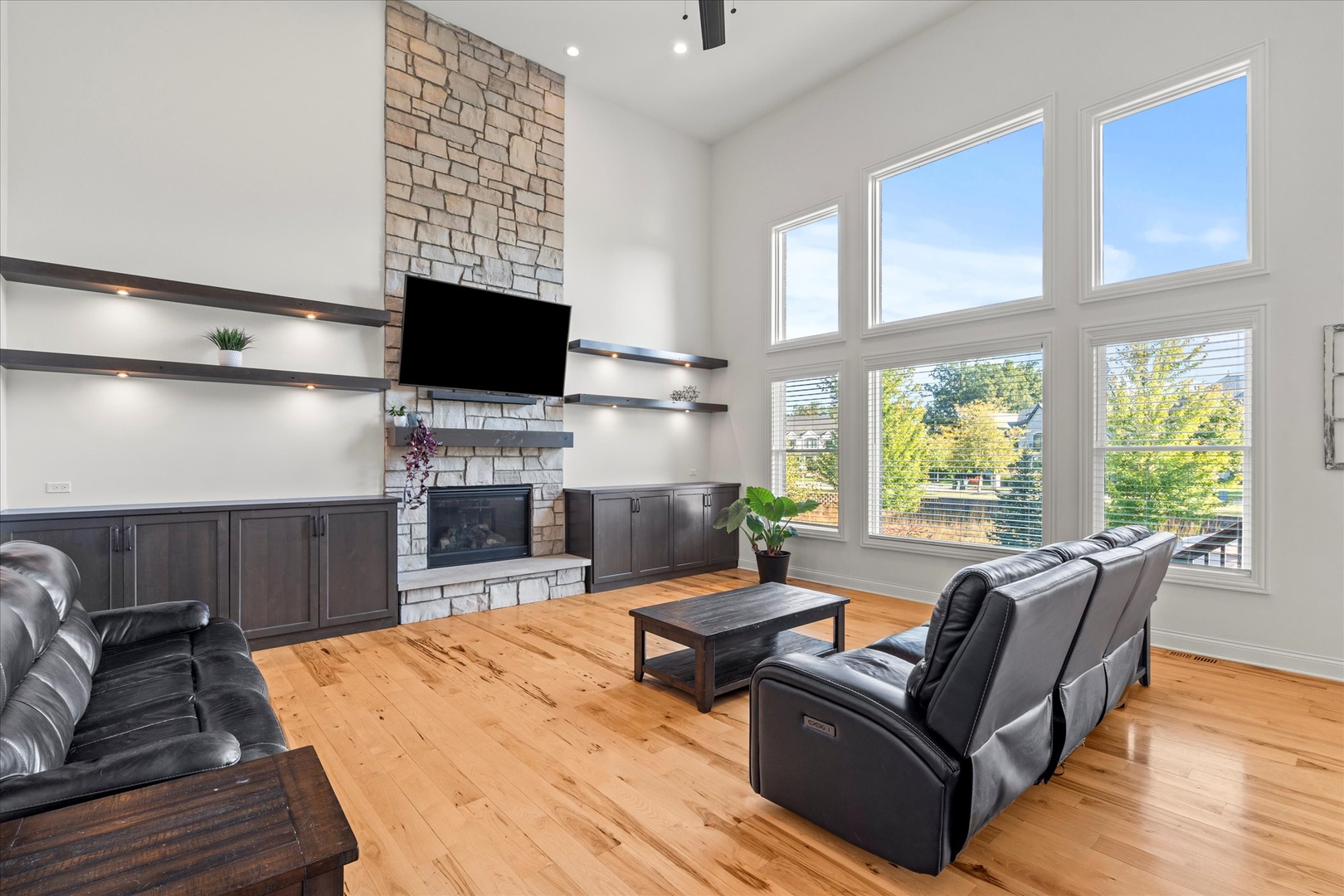 1415 Oak Bluff Lane