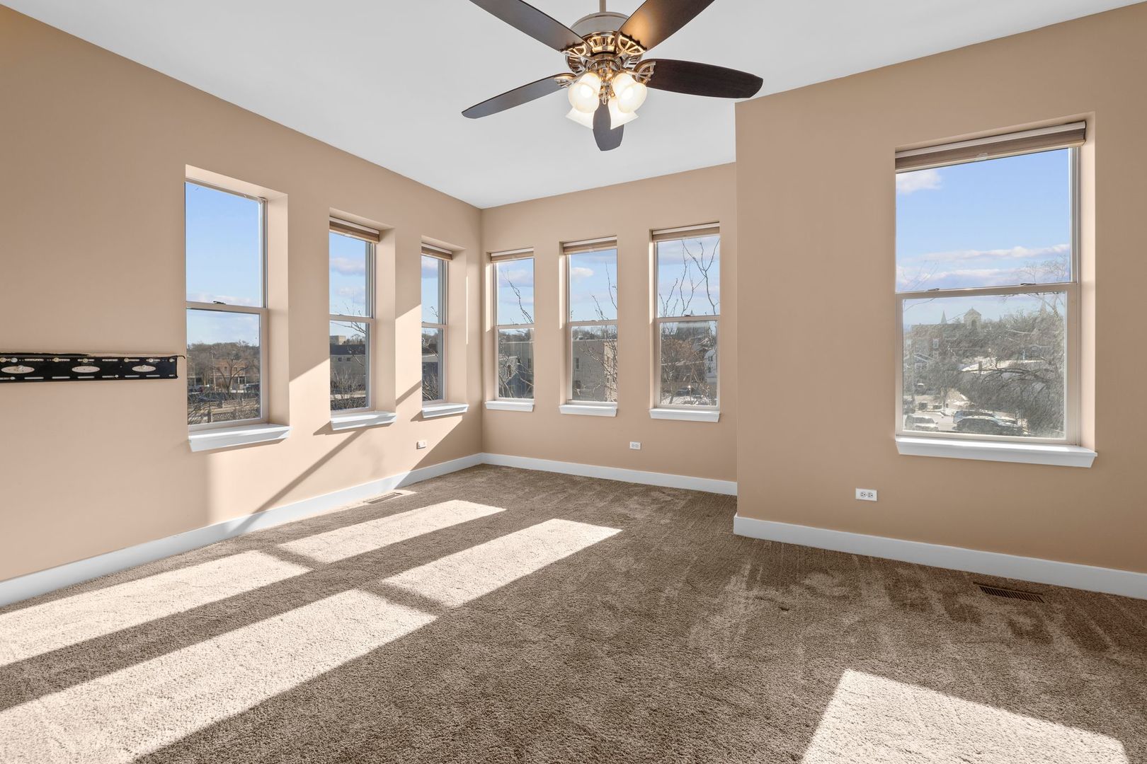 351 Front Street Unit: 2212