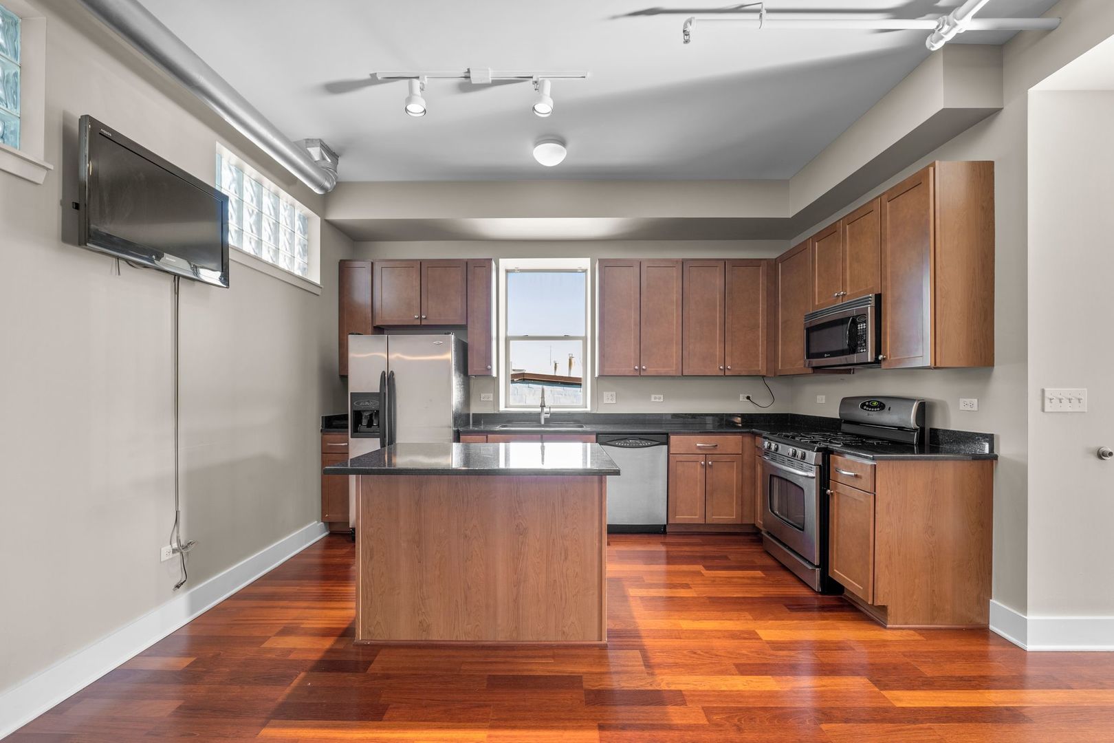 351 Front Street Unit: 2212