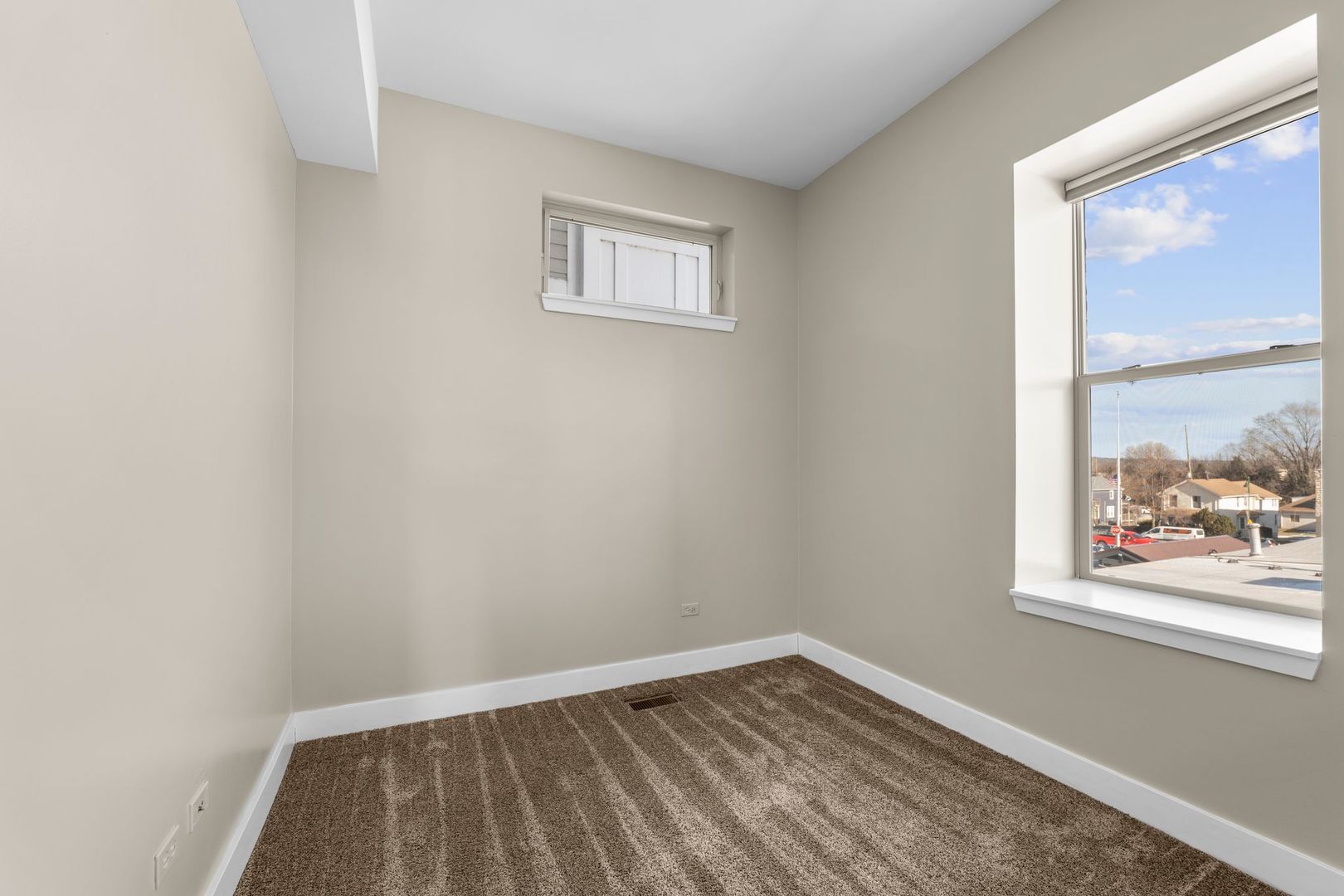 351 Front Street Unit: 2212