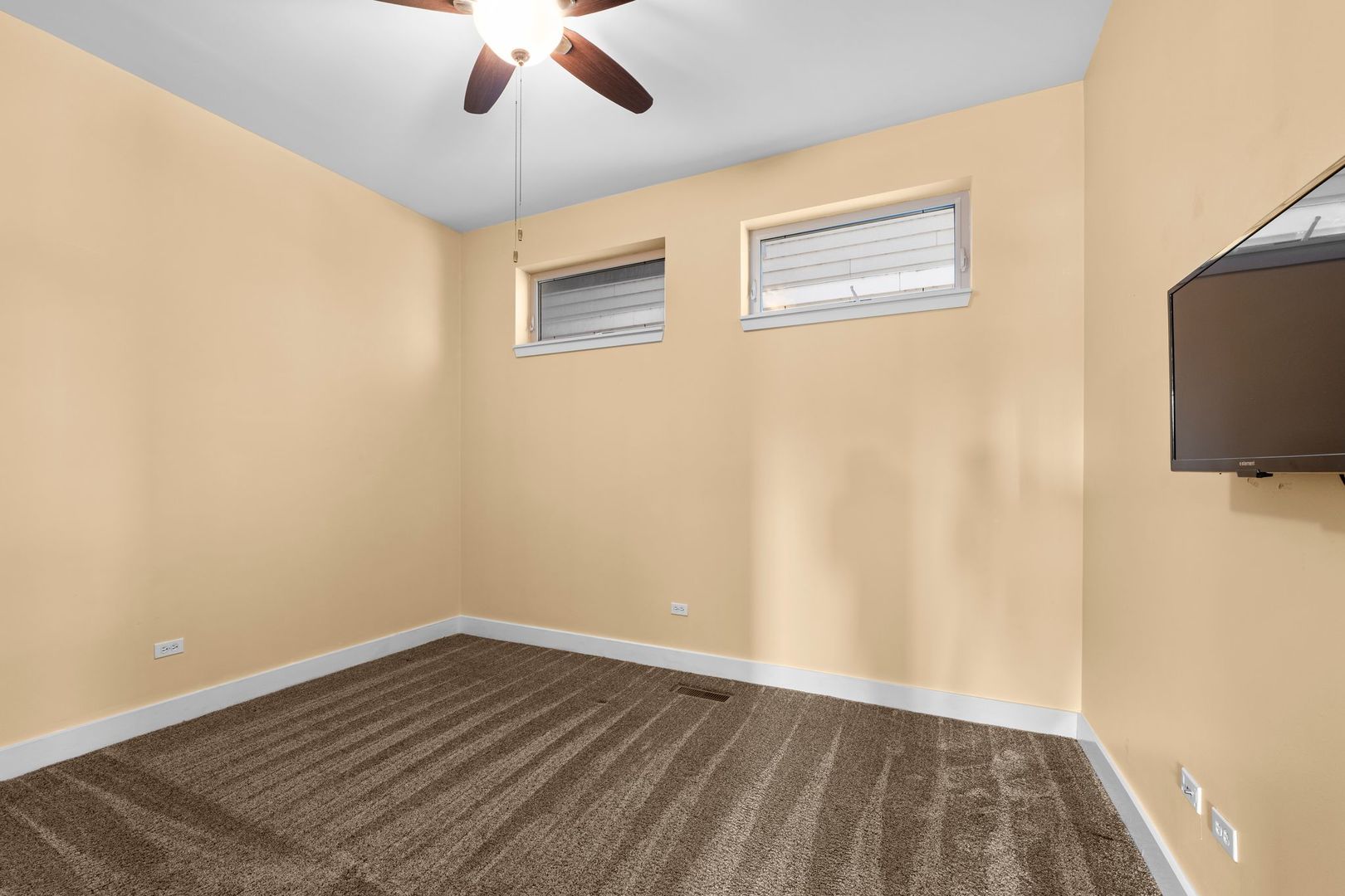 351 Front Street Unit: 2212