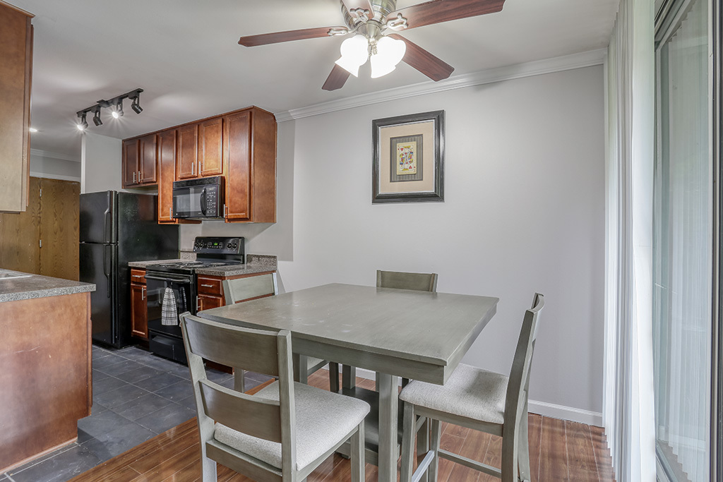 5900 Oakwood Drive Unit: 2H