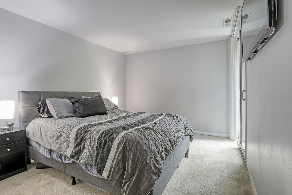 5900 Oakwood Drive Unit: 2H