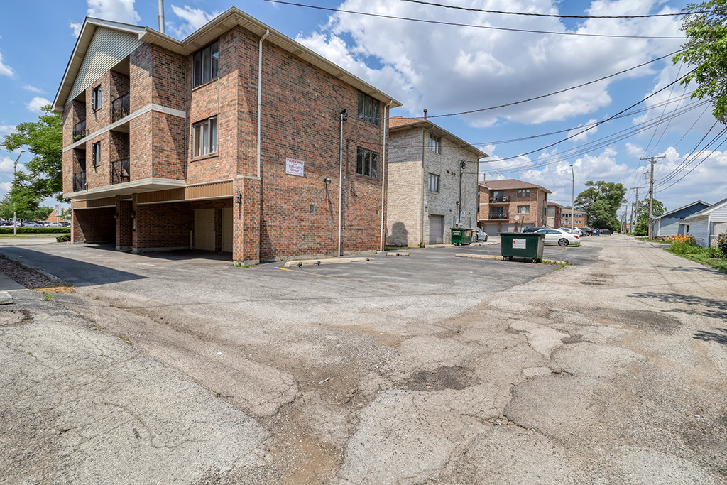 9805 Ridgeland Avenue