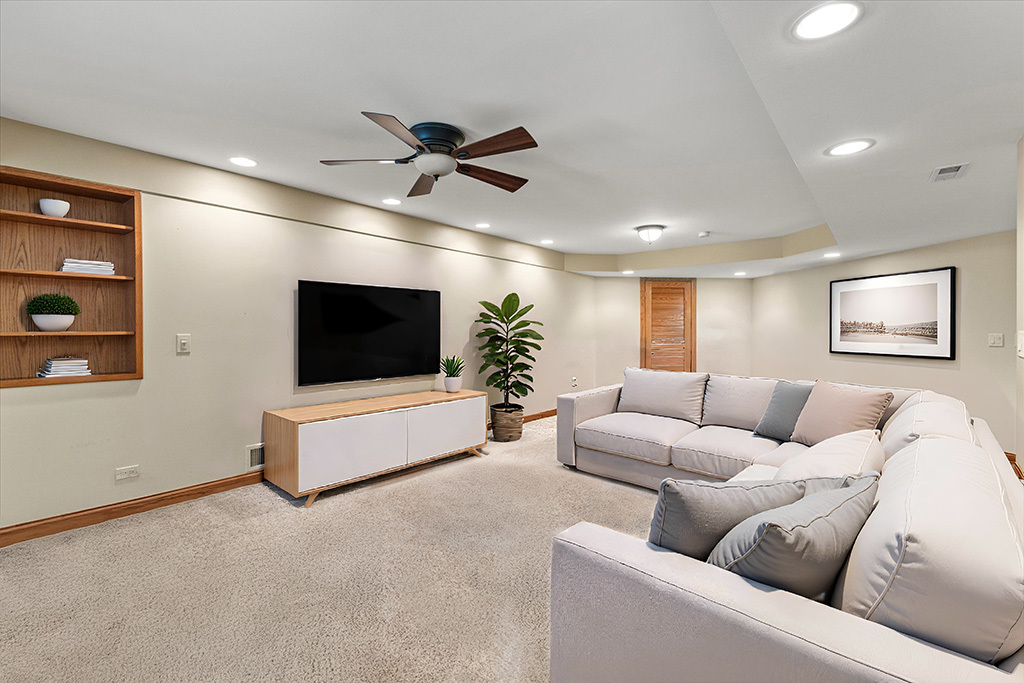 8100 Silver Lake Drive