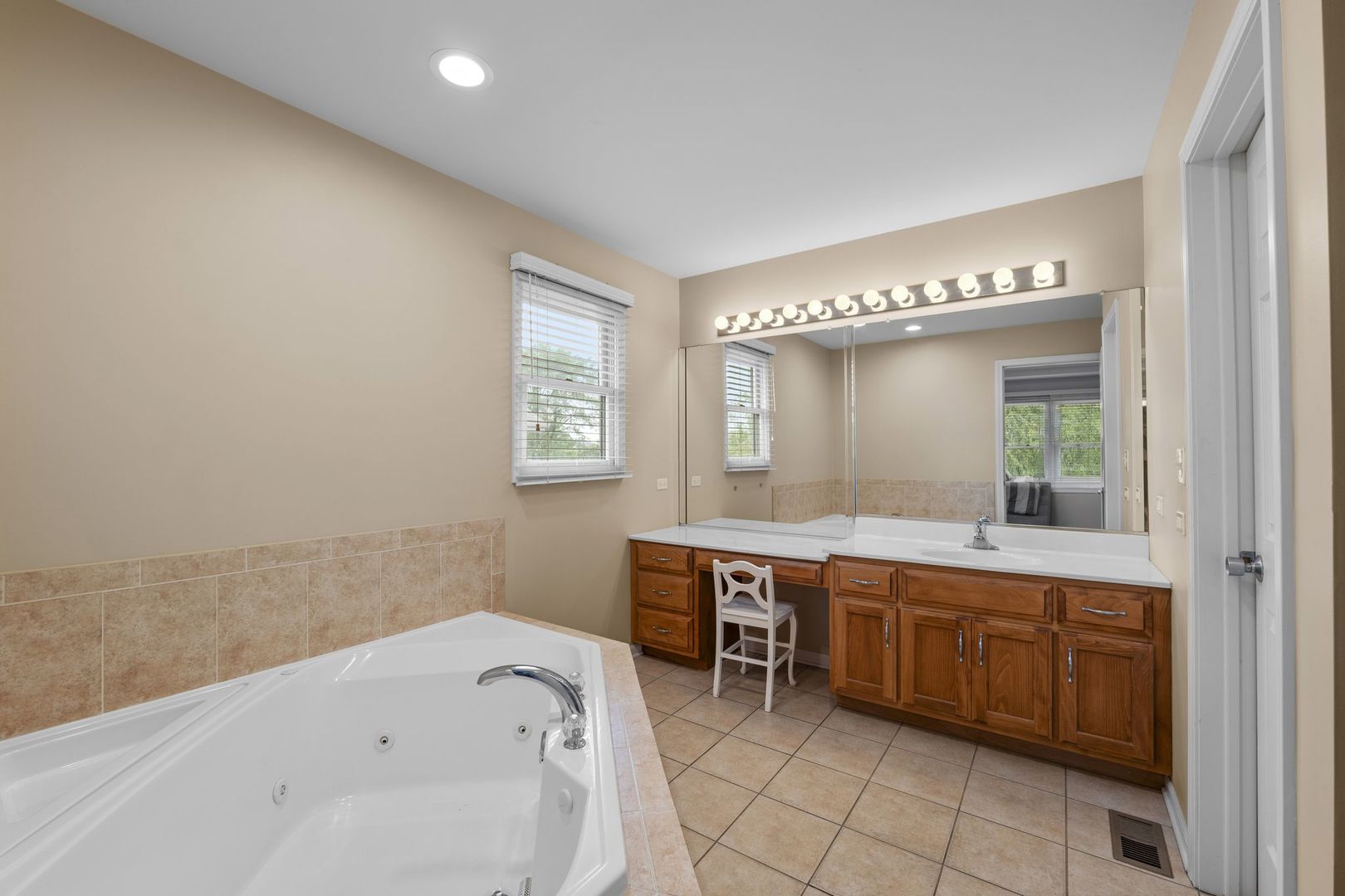1215 Pendleton Drive