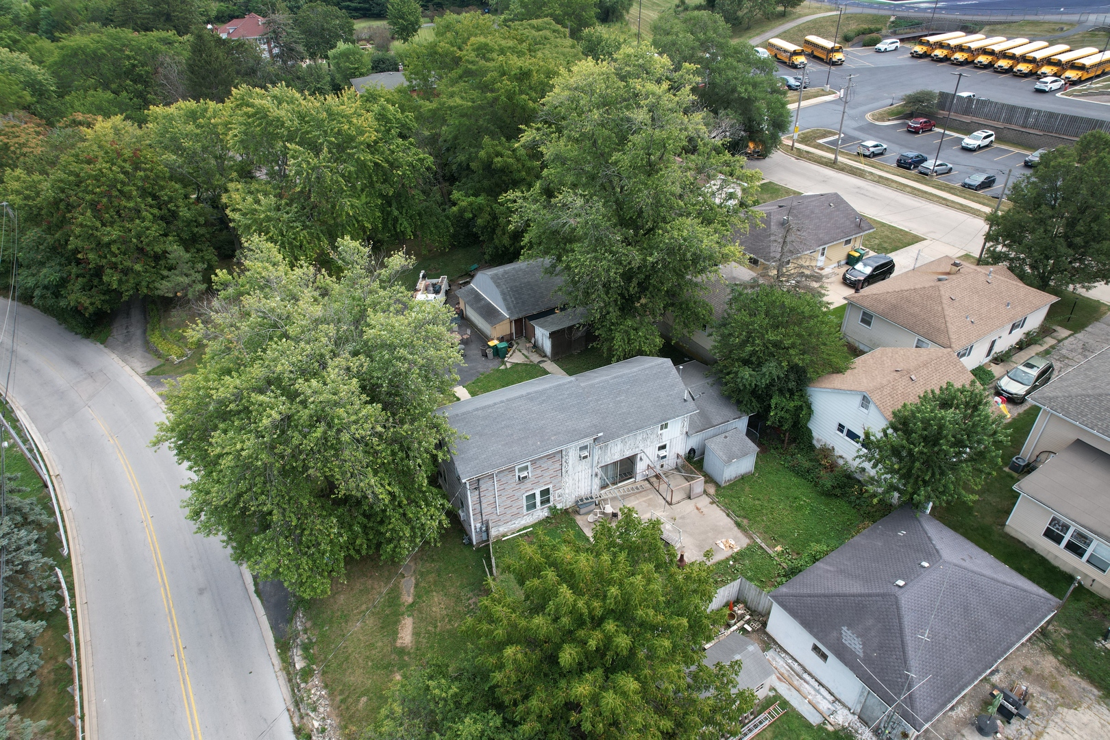 906 E Illinois Street