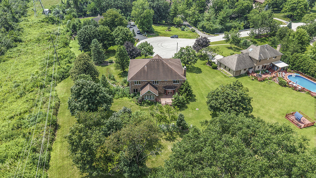 12 Woodland Drive