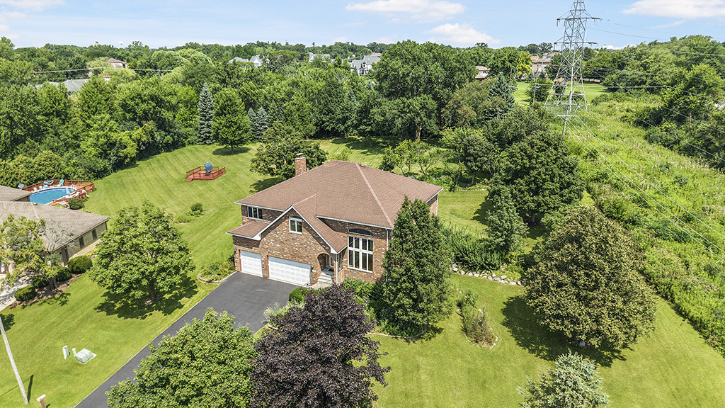 12 Woodland Drive
