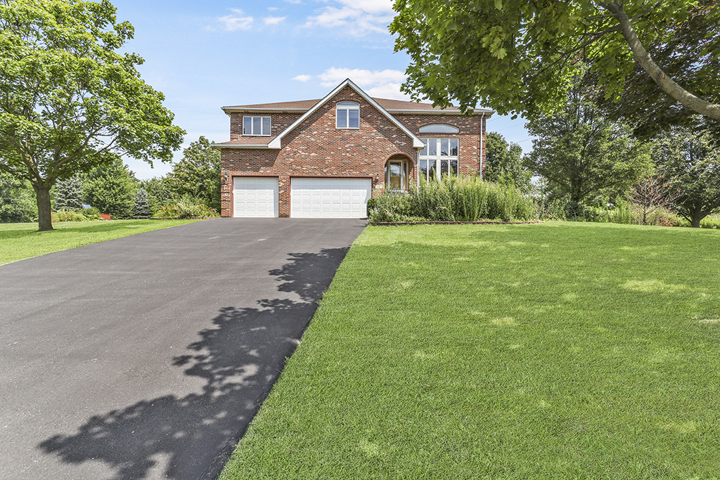 12 Woodland Drive