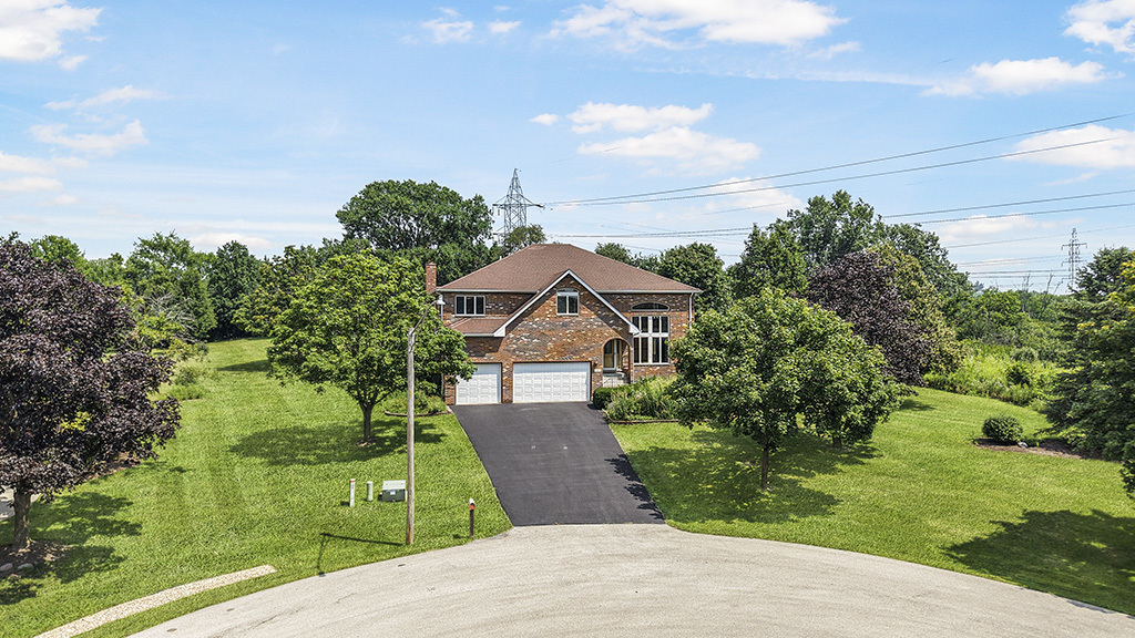 12 Woodland Drive