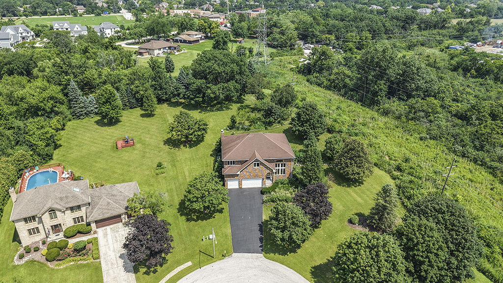 12 Woodland Drive