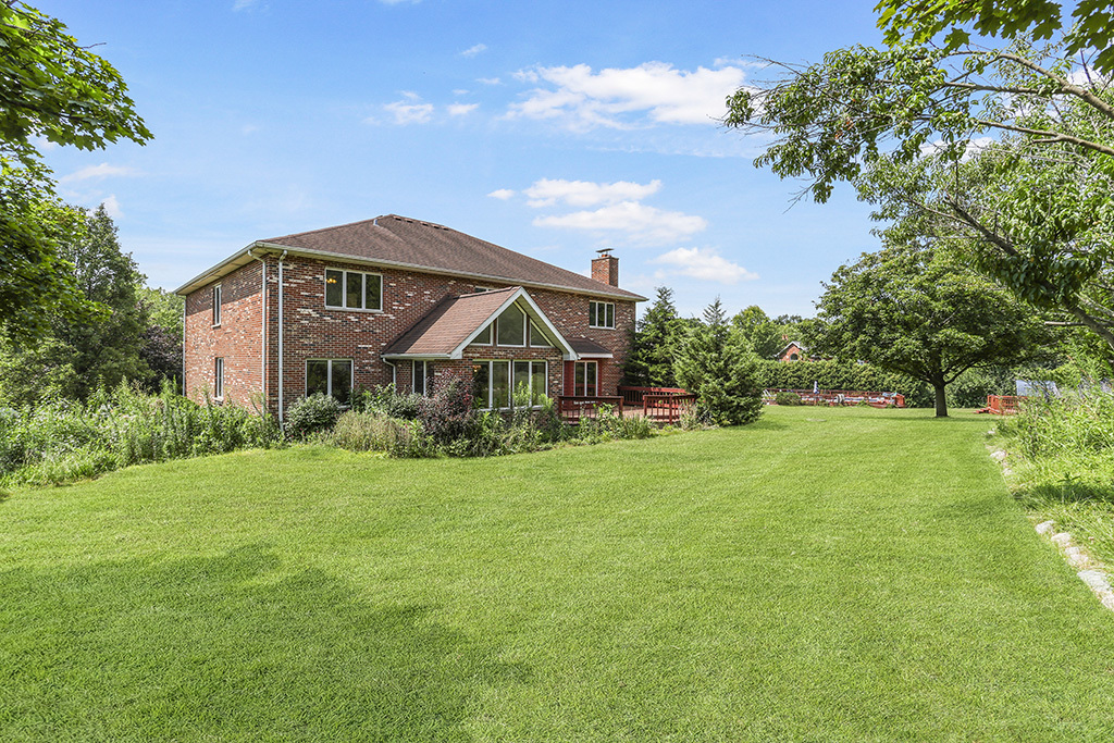 12 Woodland Drive