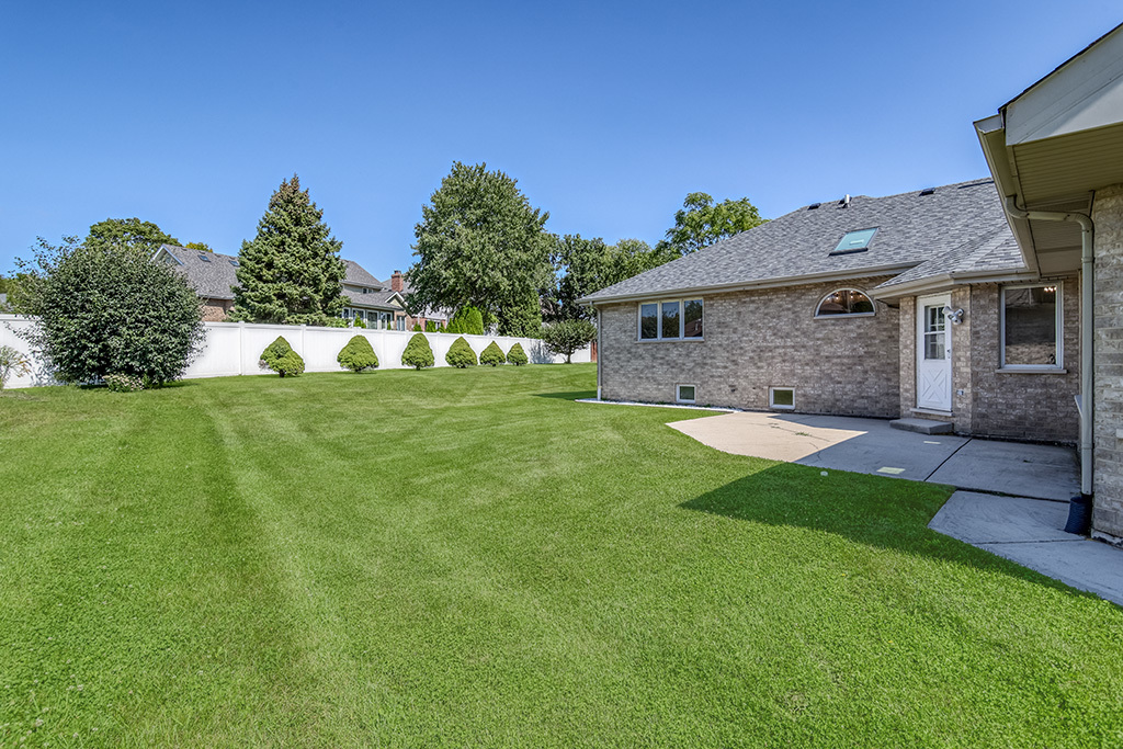 13132 W Beaver Lake Drive