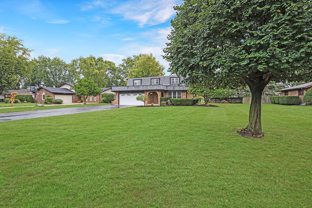 230 Essex Lane