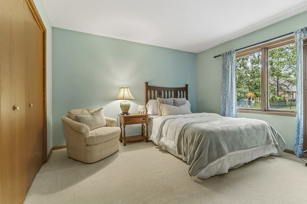 13755 S Golden Oak Drive