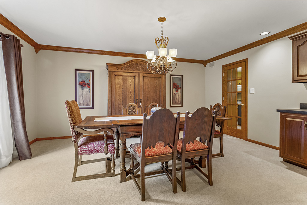 13755 S Golden Oak Drive