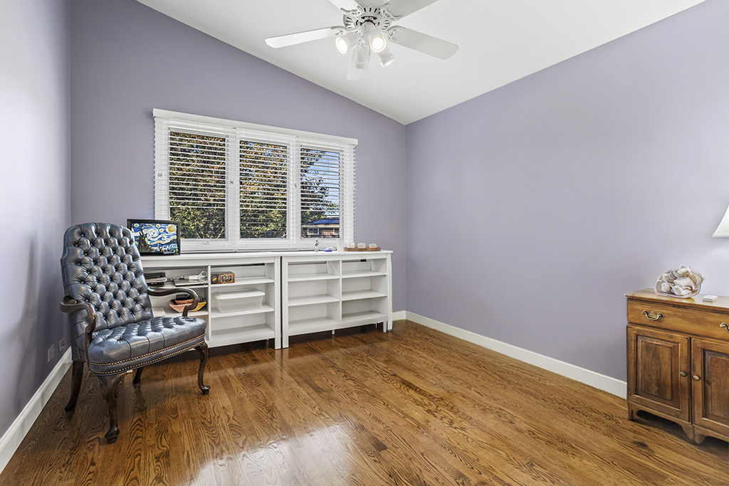 20W270 Pleasantdale Drive