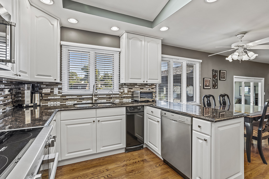 20W270 Pleasantdale Drive