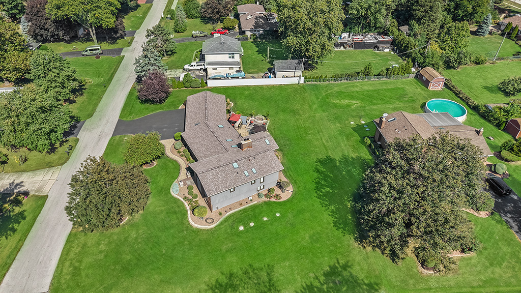 20W270 Pleasantdale Drive