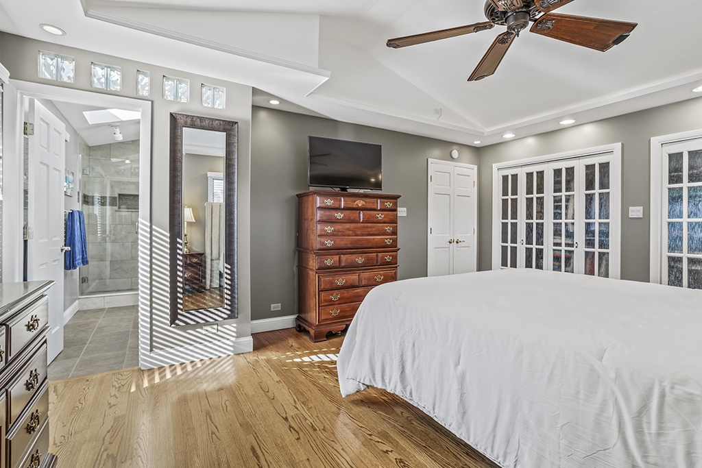 20W270 Pleasantdale Drive